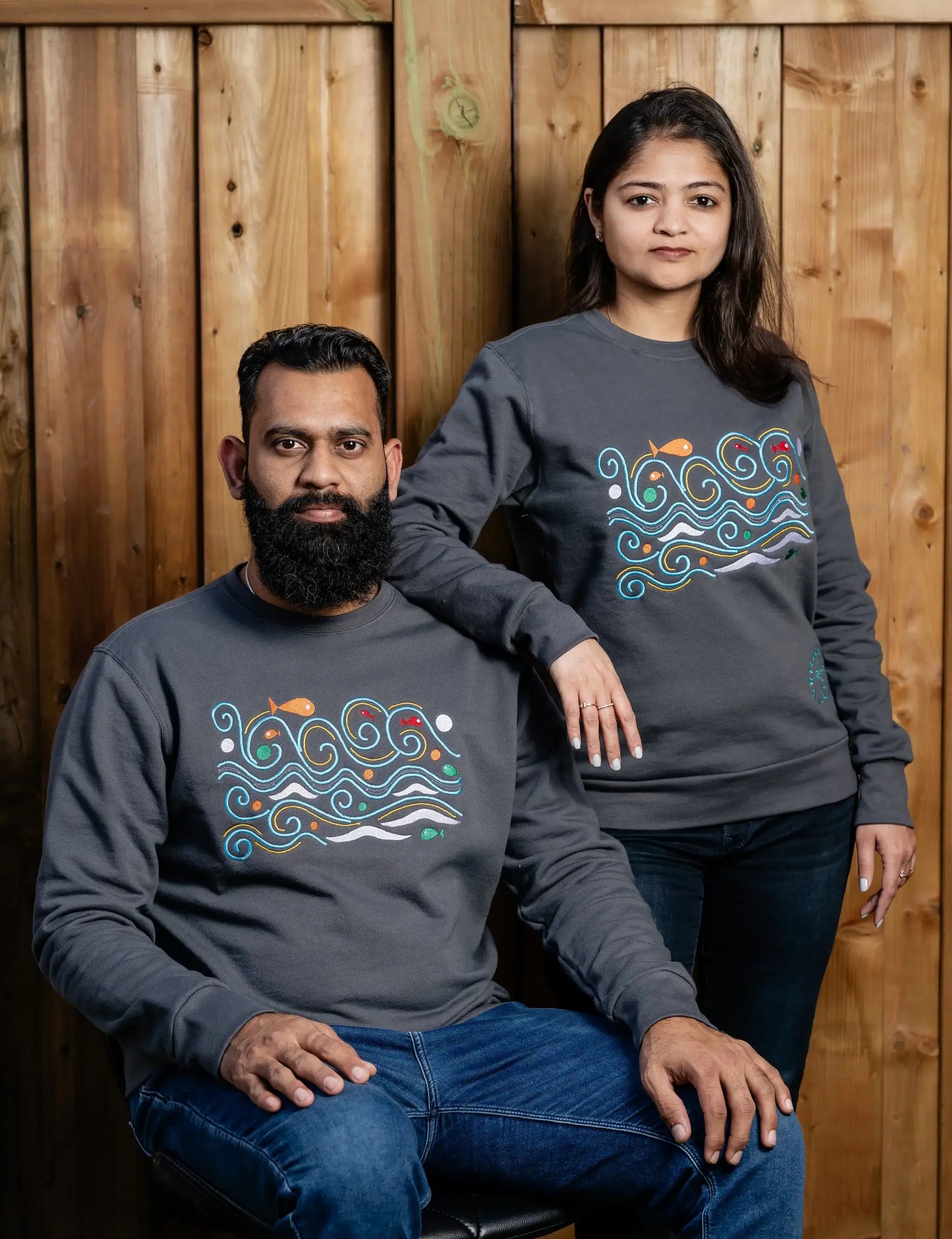Waves embroidered sweatshirt by TURTLEGROOVE – model wearing, oil grey