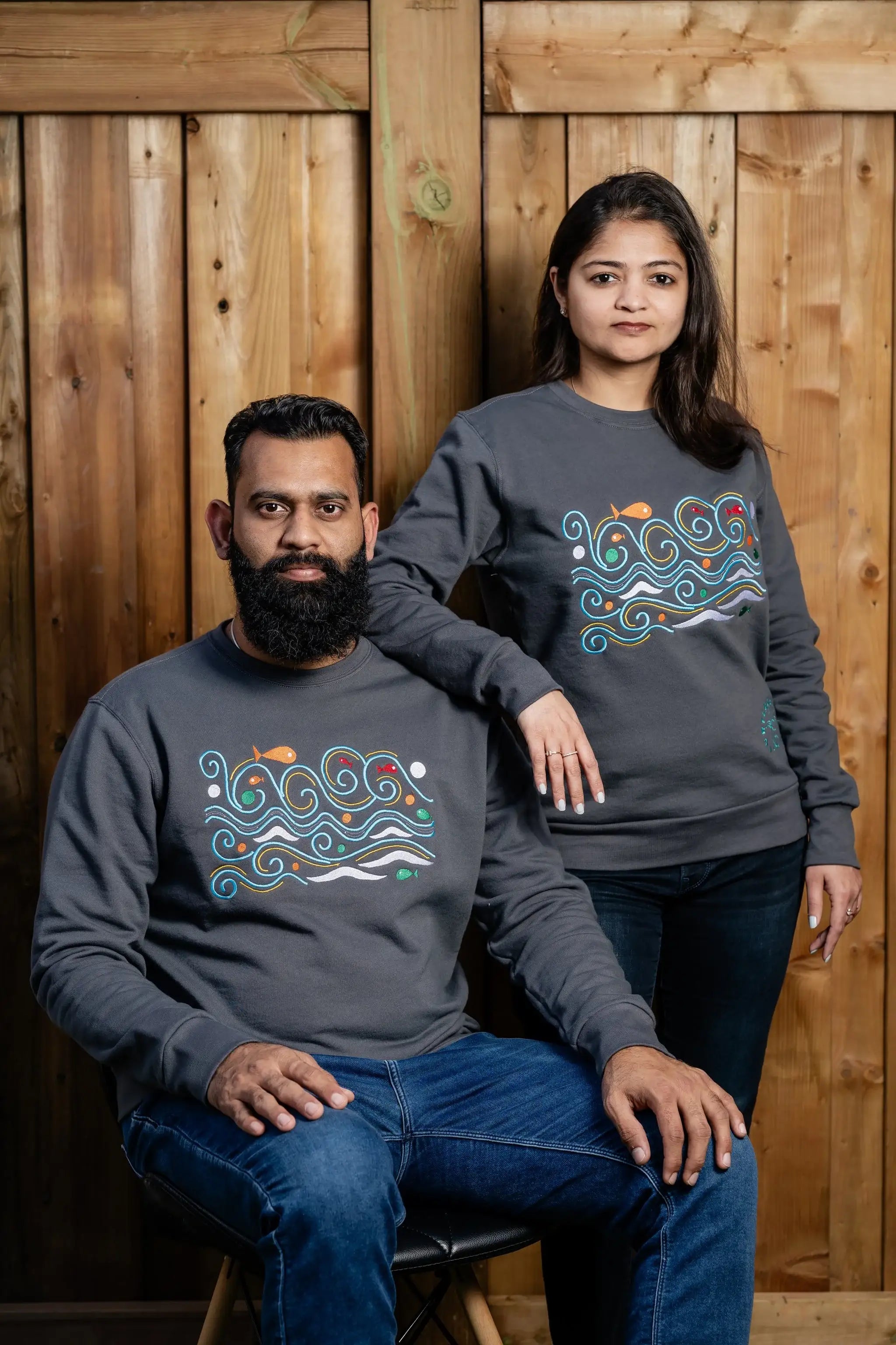Waves embroidered sweatshirt by TURTLEGROOVE – model wearing, oil grey